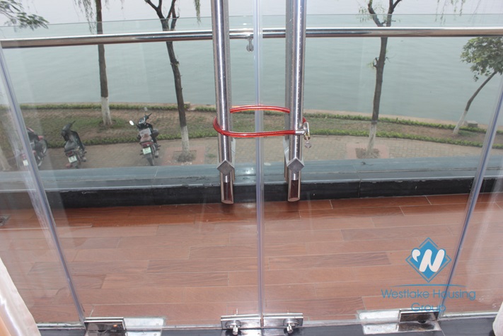 Three bedrooms apartment for rent in Tay Ho district, Ha Noi